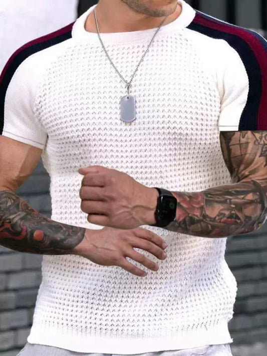 short sleeve t-shirt with lines on the shoulders