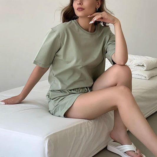 Two-piece set with elastic waist shorts and t-shirt
